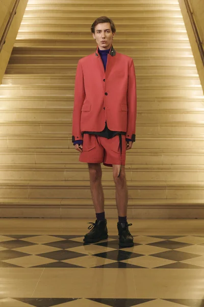 Look 13